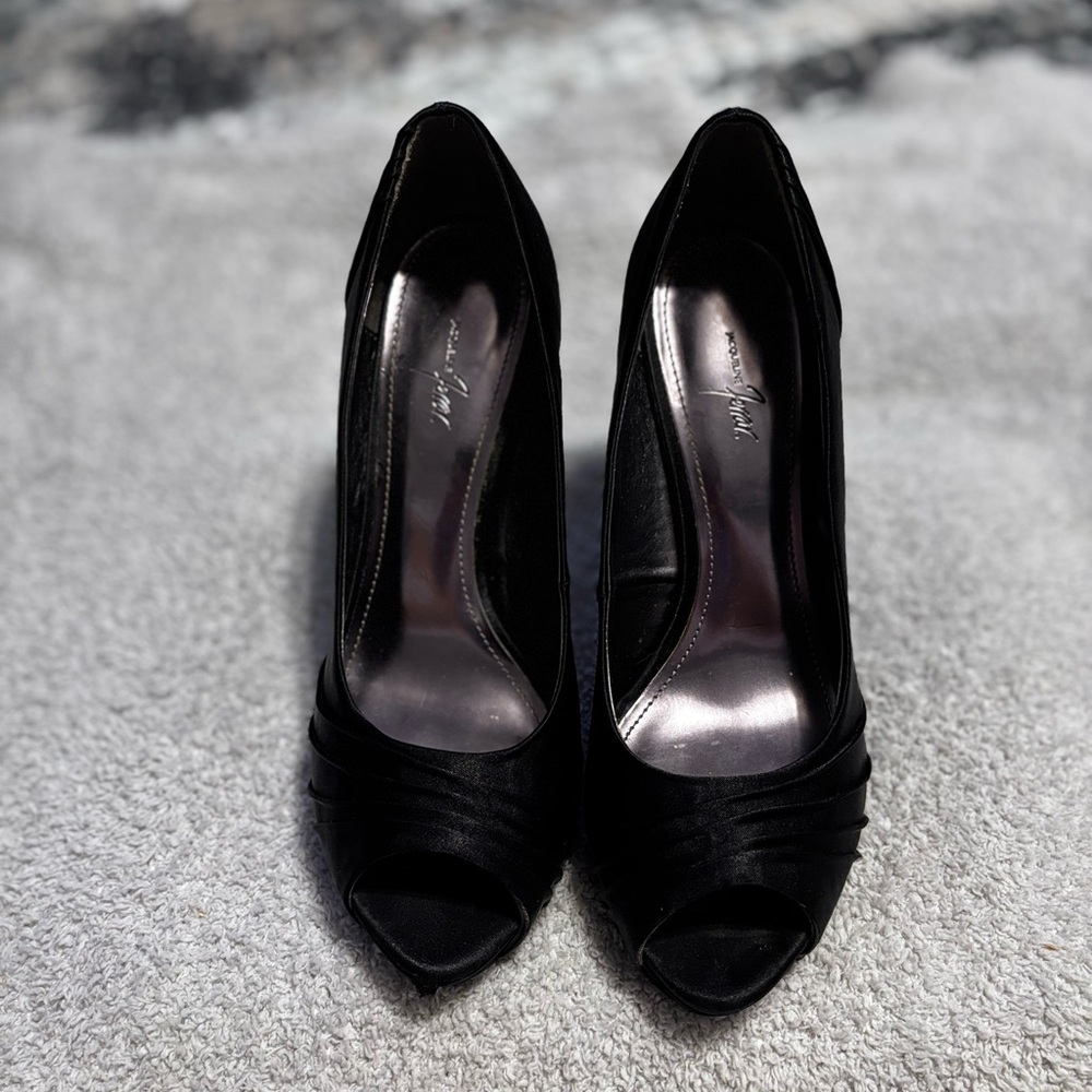 Jacqueline Ferrar Black Peep-Toe Heels